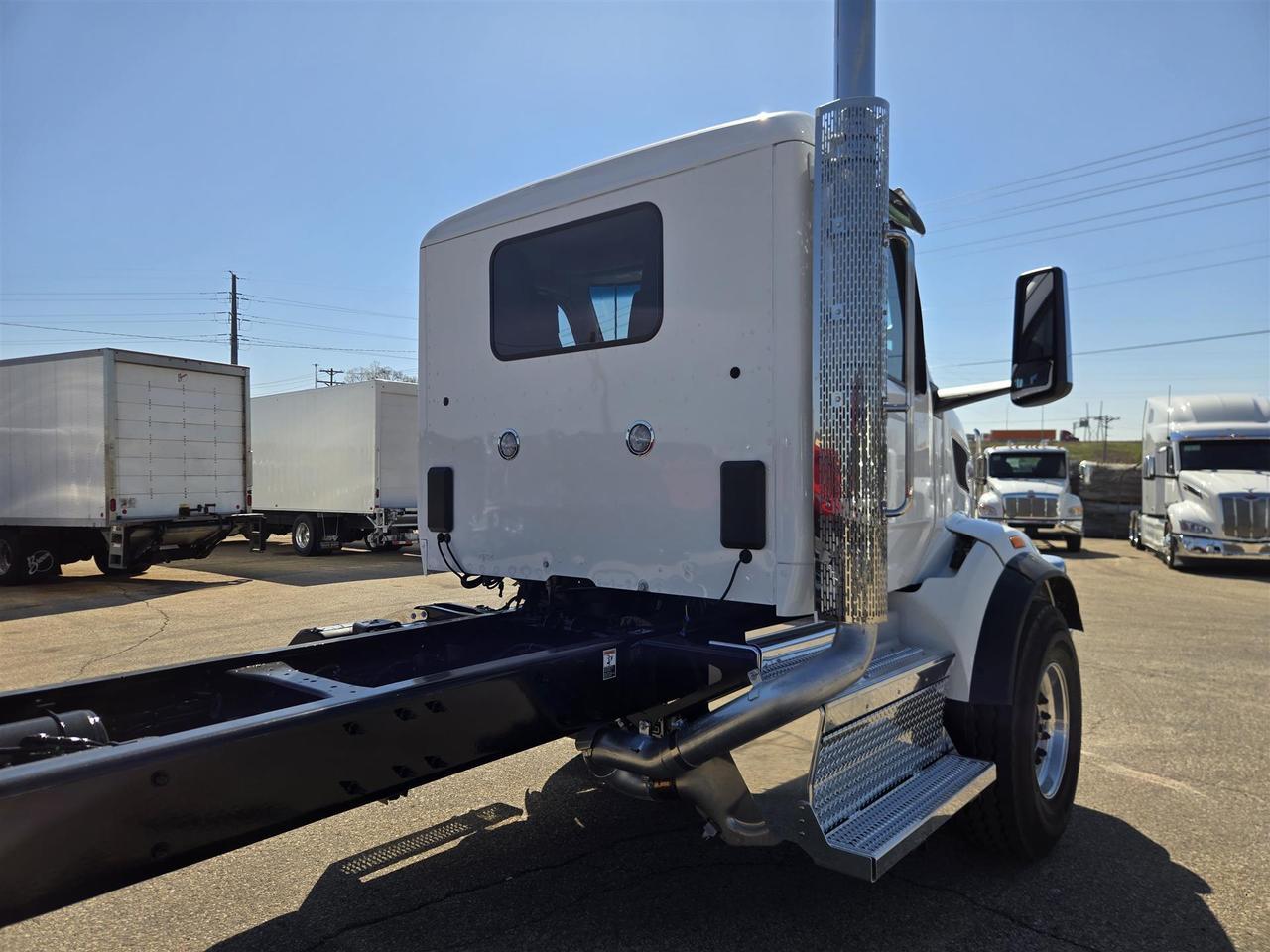 2027 Peterbilt 567 in South St. Paul, MN — photo 4