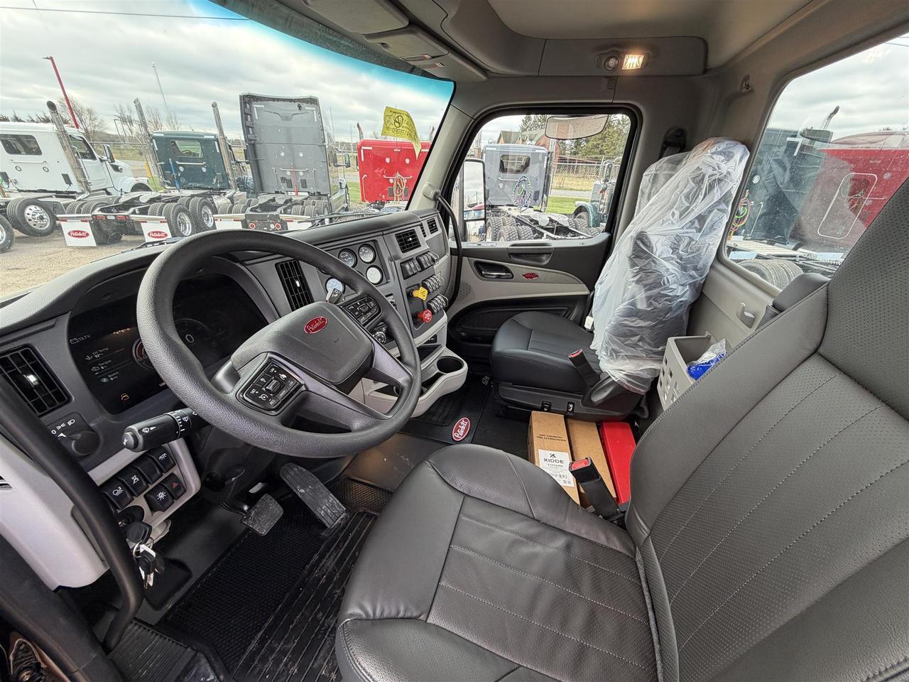 2027 Peterbilt 579 Eau Claire WI