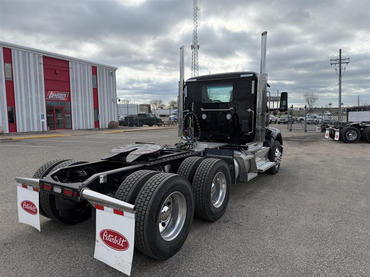 2027 Peterbilt 579 Eau Claire WI