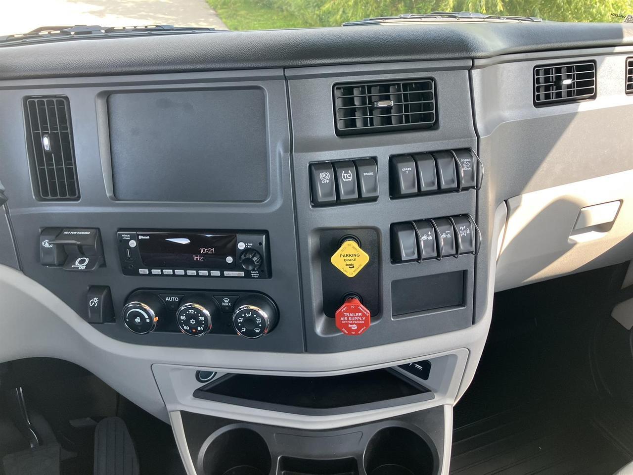 2027 Peterbilt 579 Rochester MN
