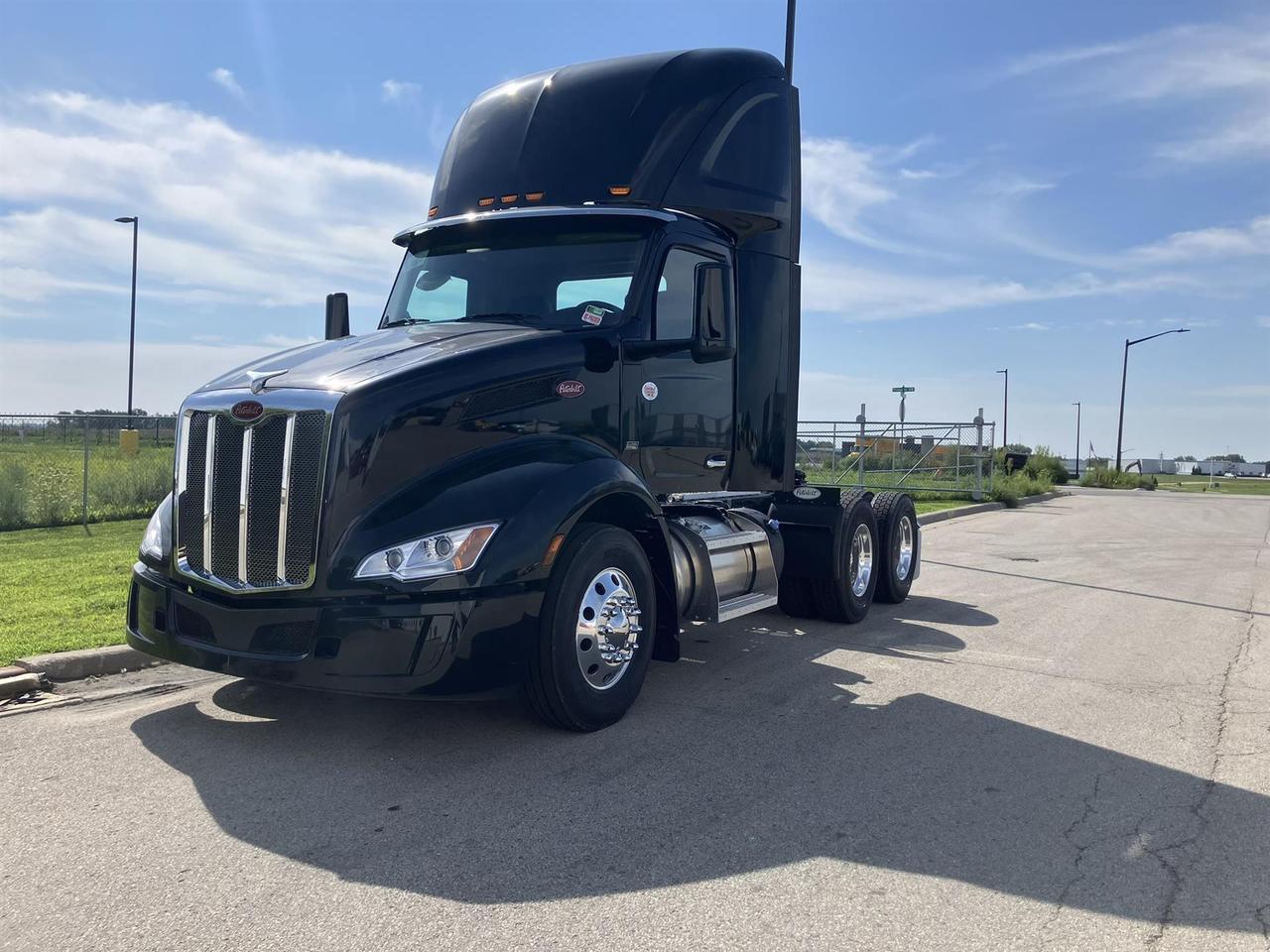 2027 Peterbilt 579 Non-Sleeper