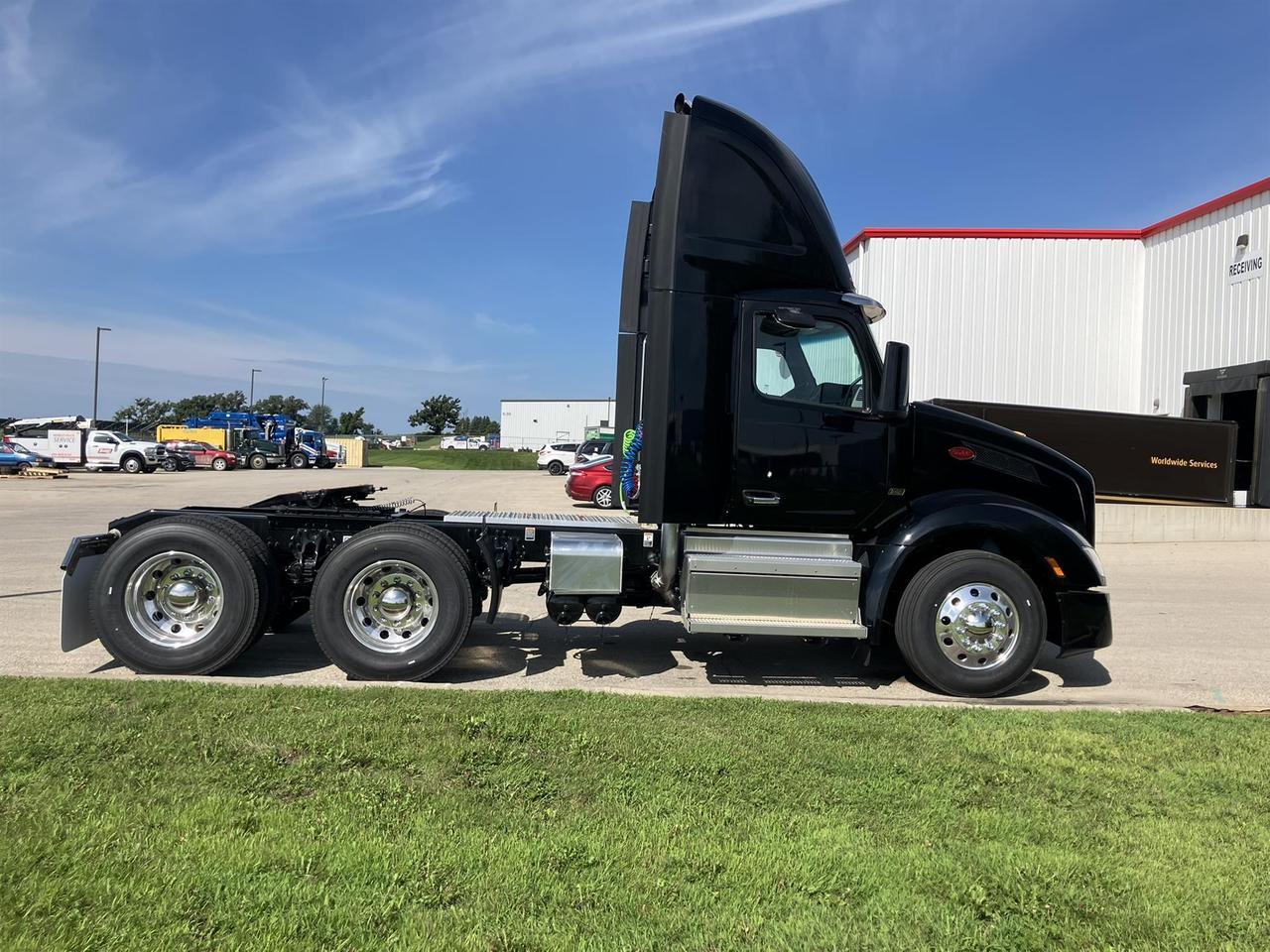 2027 Peterbilt 579 Rochester MN