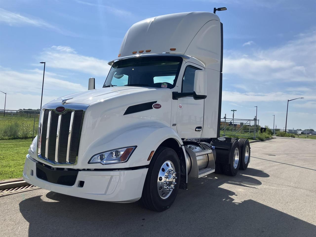 2027 Peterbilt 579 Non-Sleeper