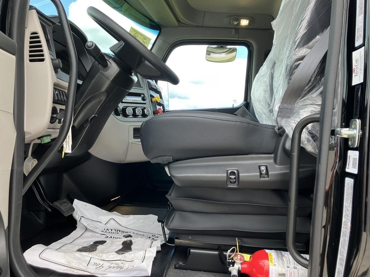 2027 Peterbilt 579 Rochester MN
