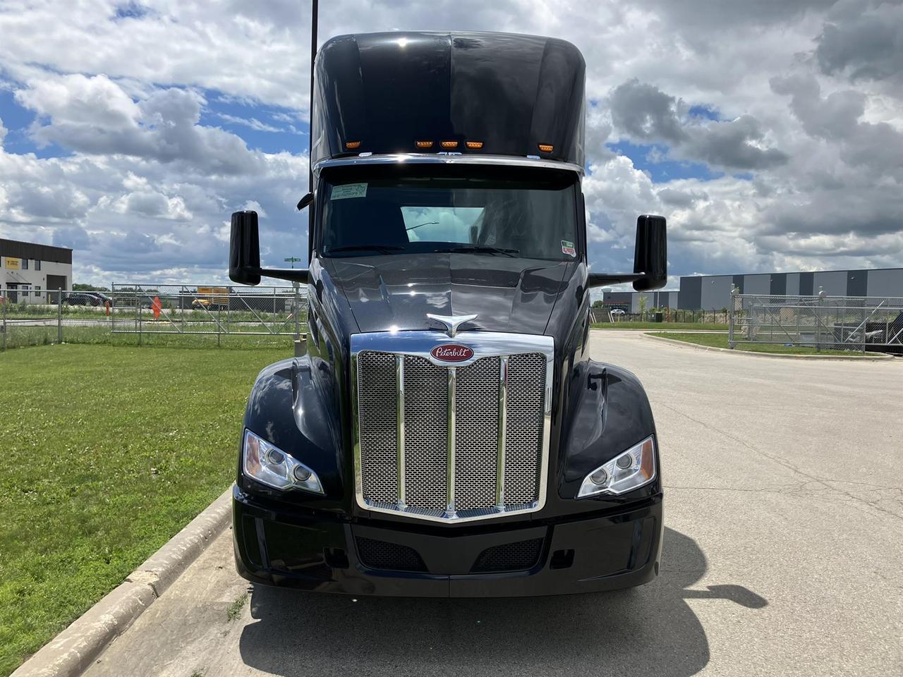 2027 Peterbilt 579 Non-Sleeper
