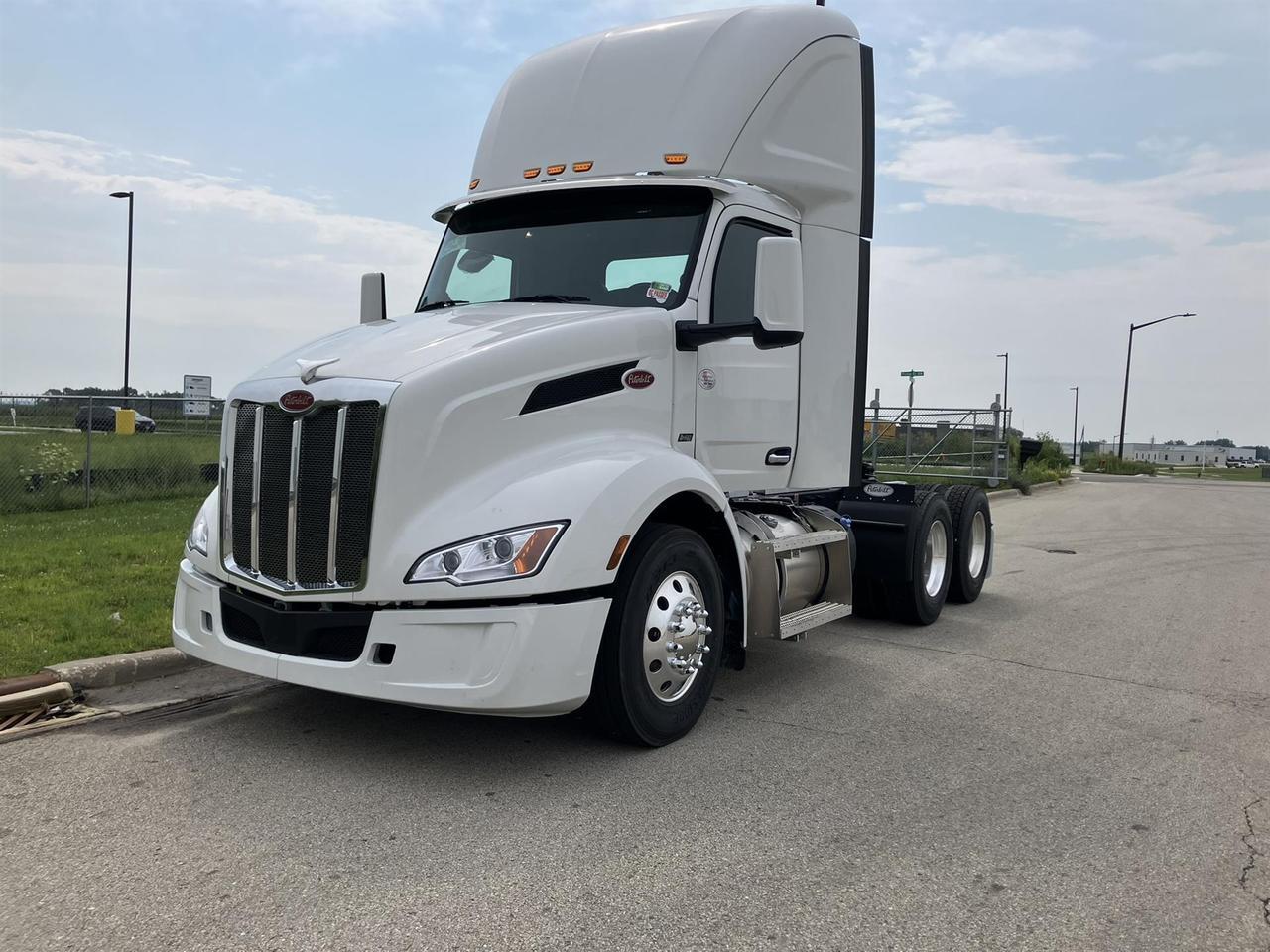 2027 Peterbilt 579 Non-Sleeper