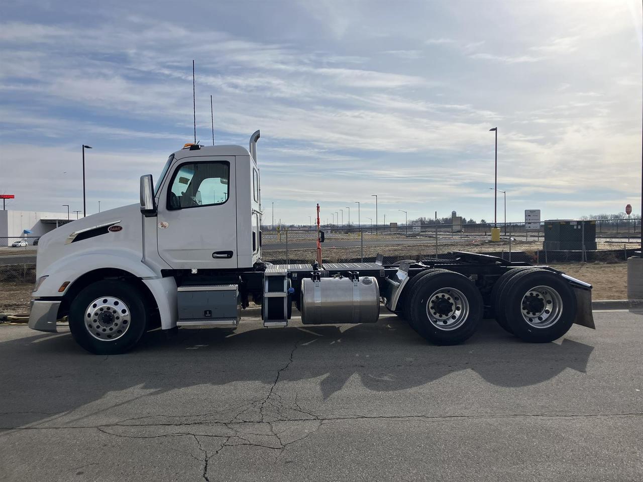 2027 Peterbilt 579 Rochester MN