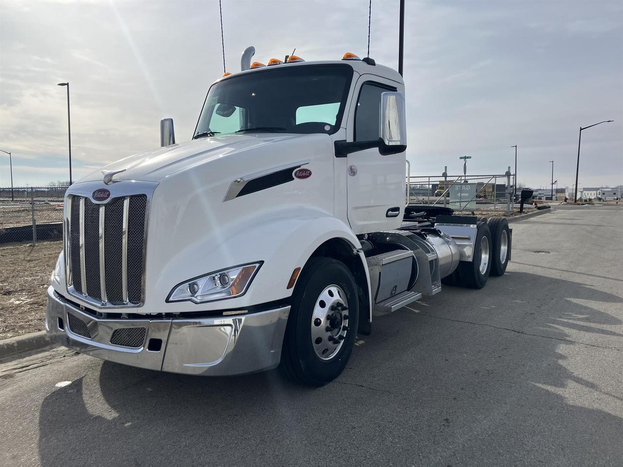 2027 Peterbilt 579 Non-Sleeper