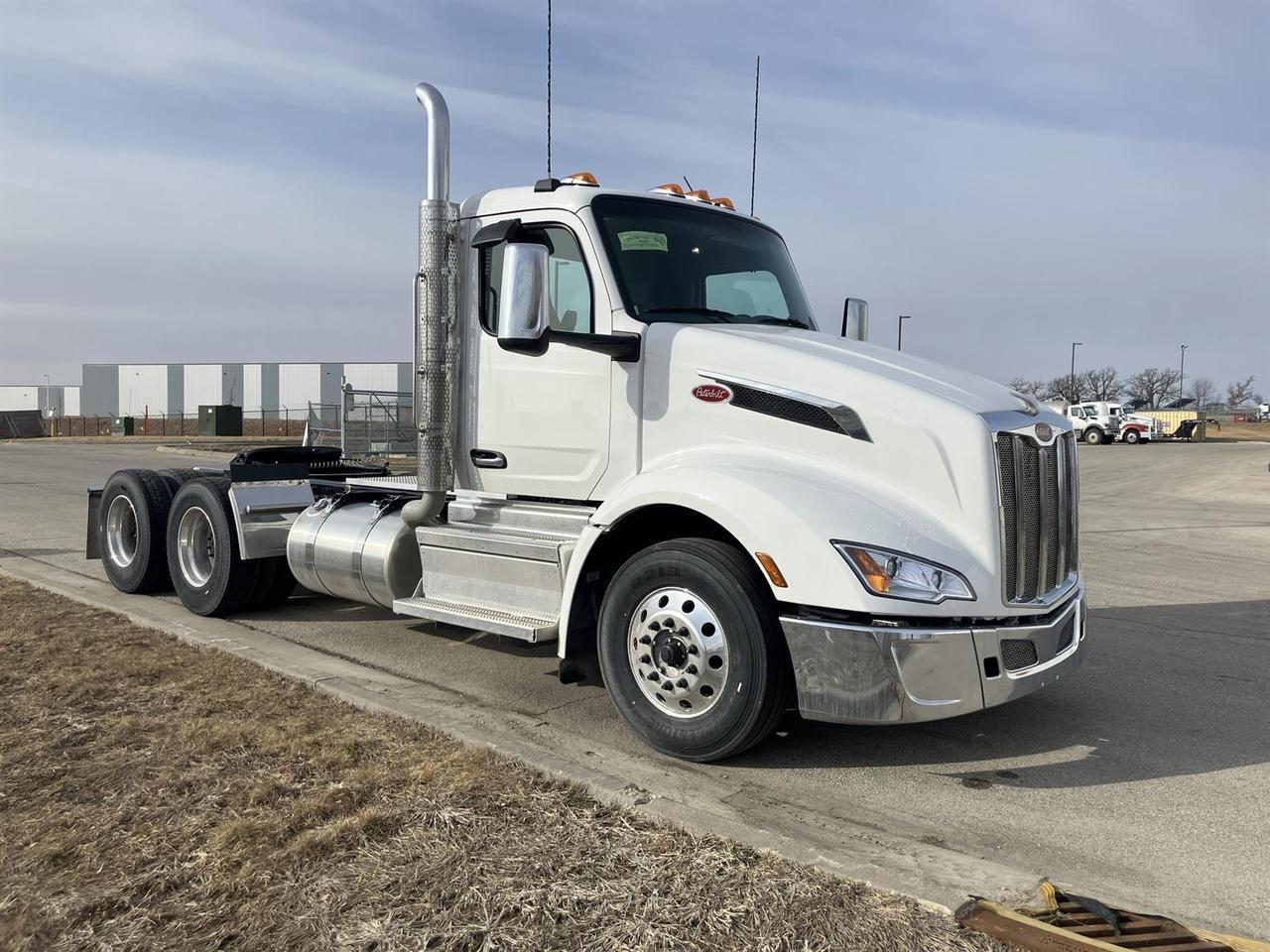 2027 Peterbilt 579 Non-Sleeper