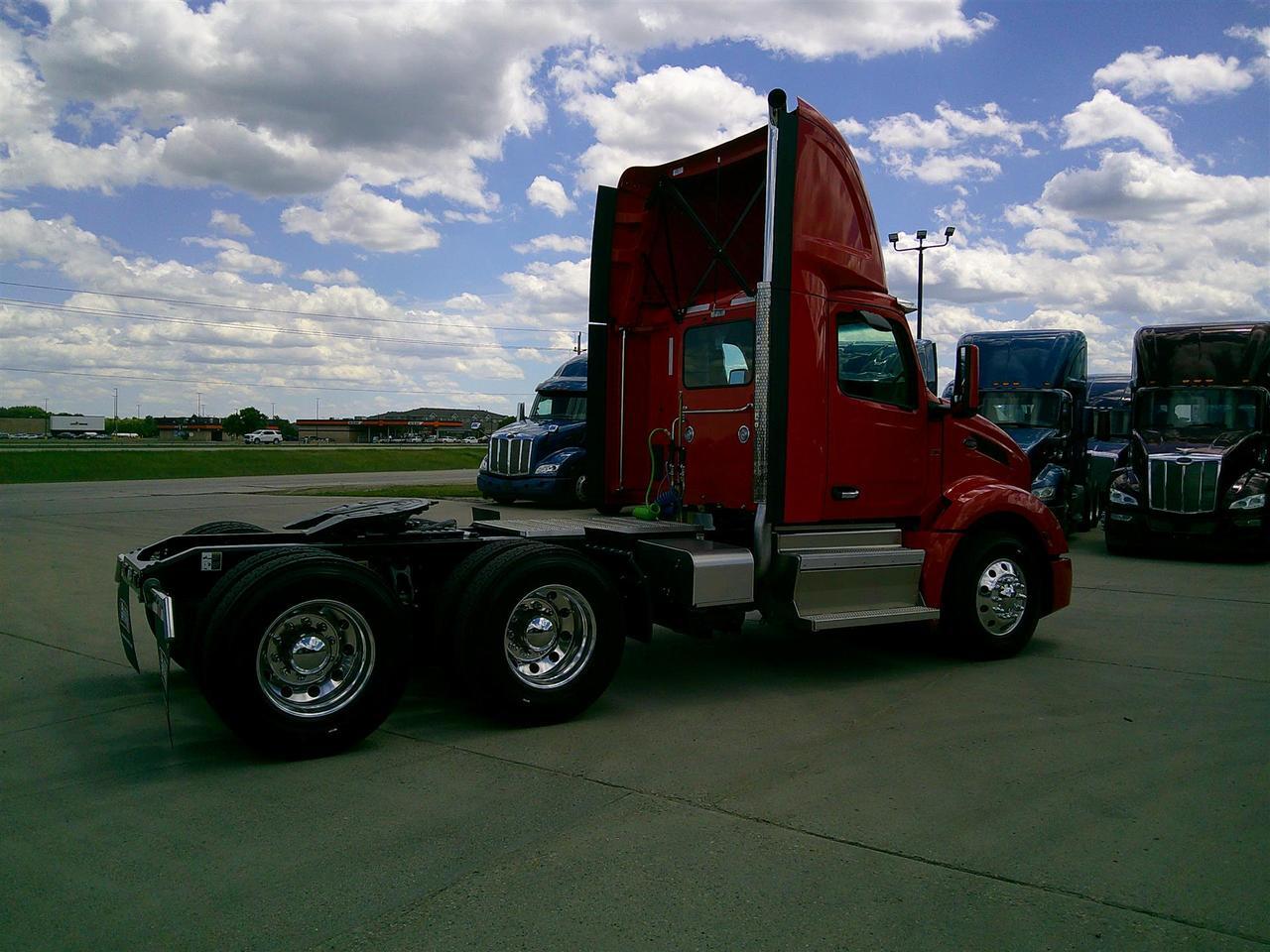 2027 Peterbilt 579 Fargo ND