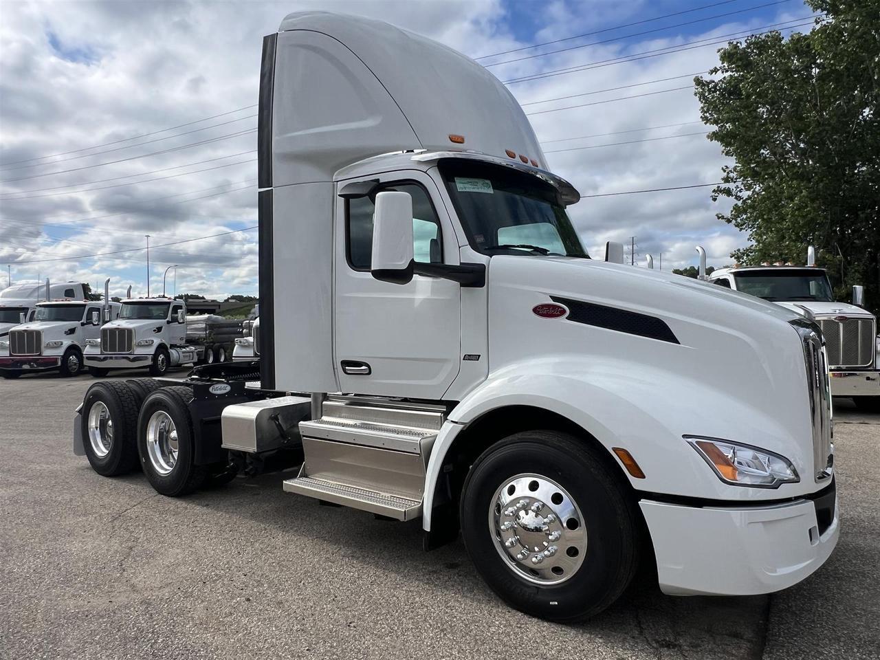 2027 Peterbilt 579 Non-Sleeper