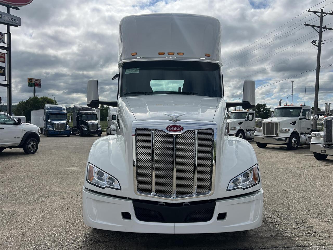 2027 Peterbilt 579 Non-Sleeper