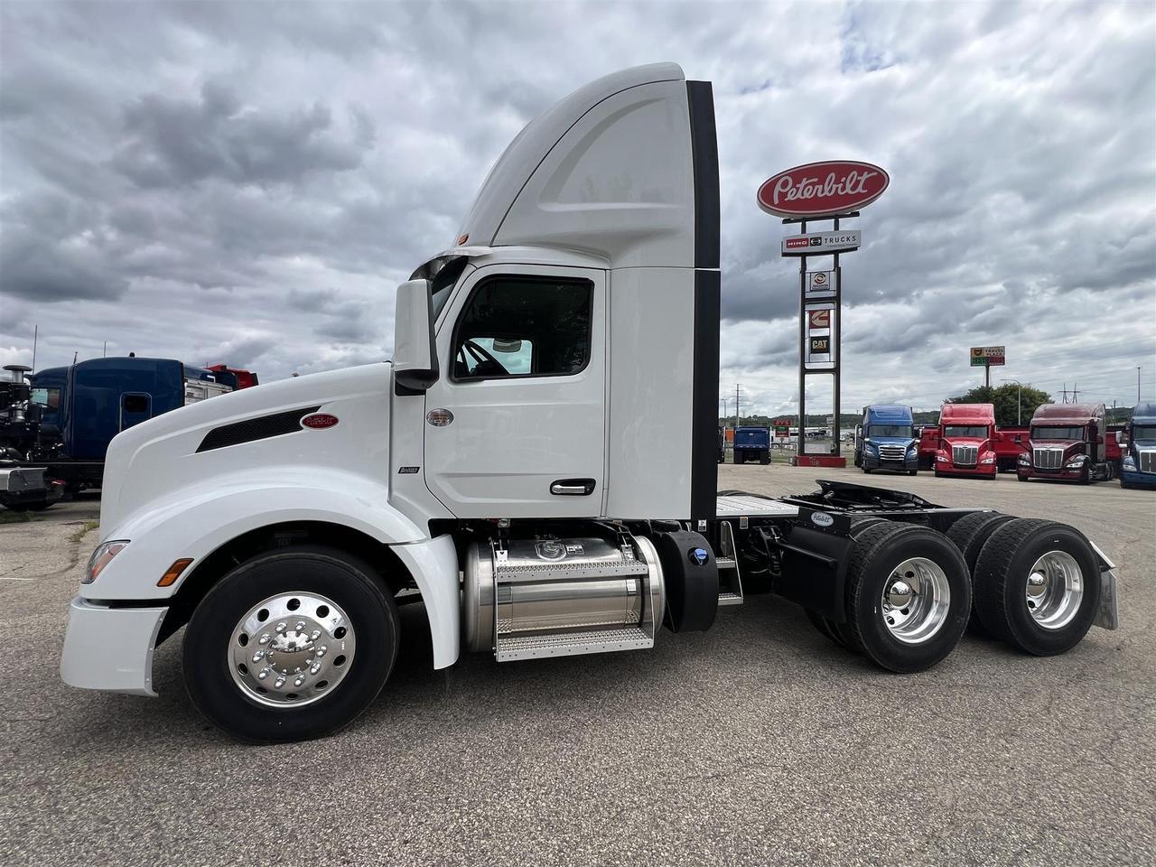 2027 Peterbilt 579 South St. Paul MN