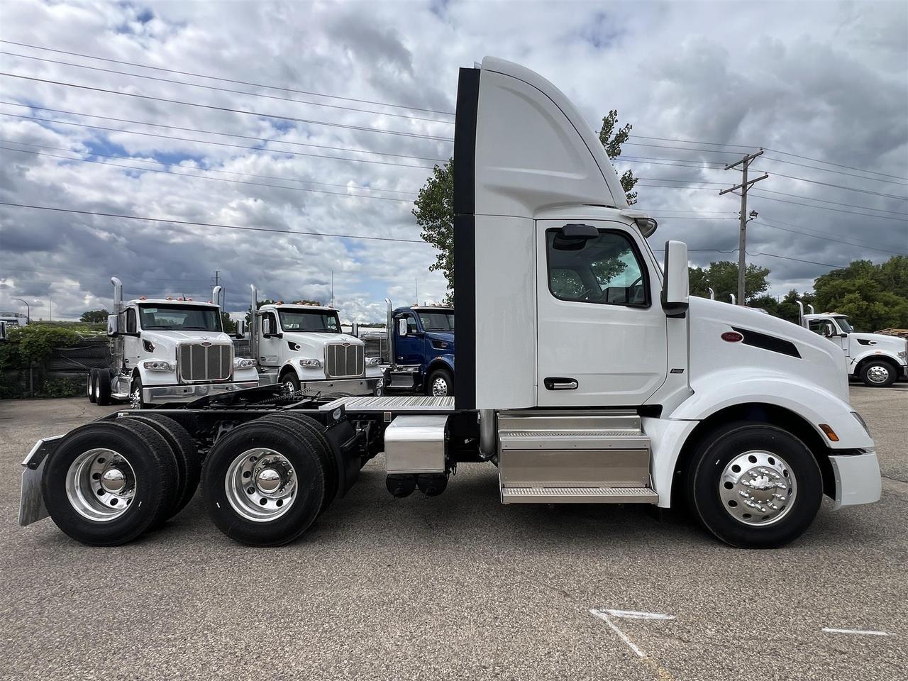 2027 Peterbilt 579 South St. Paul MN