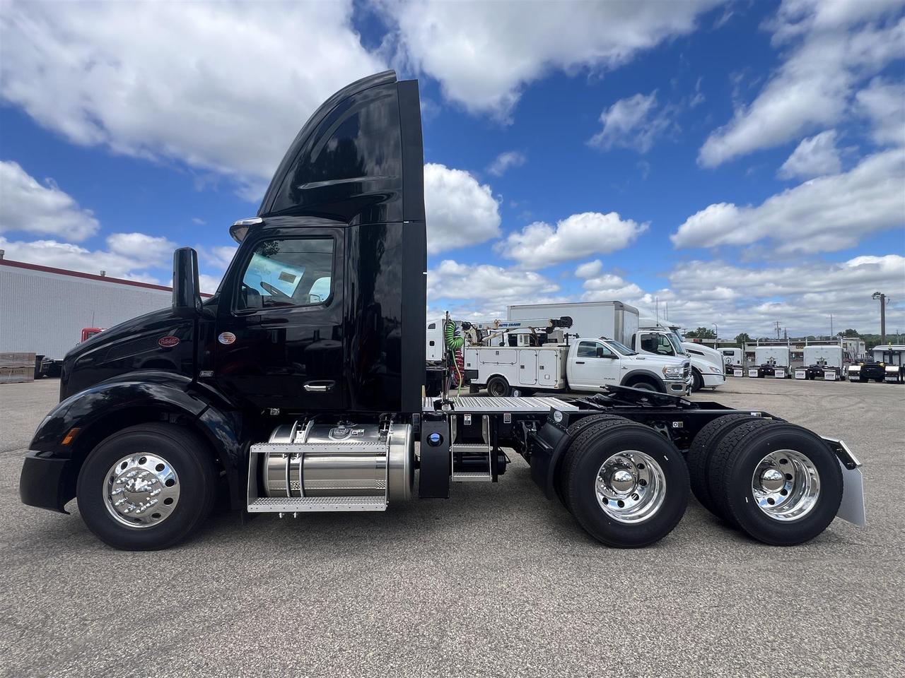 2027 Peterbilt 579 Non-Sleeper