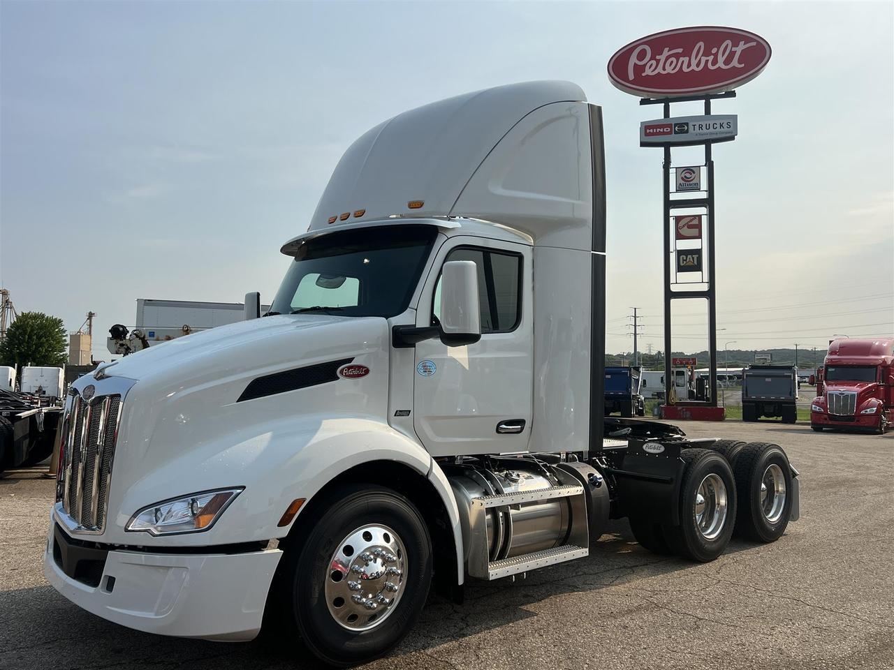 2027 Peterbilt 579 Non-Sleeper