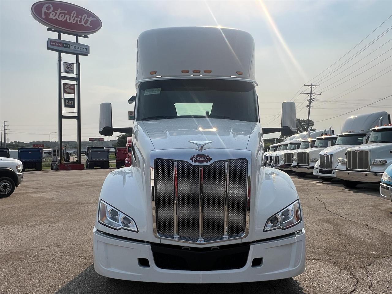 2027 Peterbilt 579 Non-Sleeper