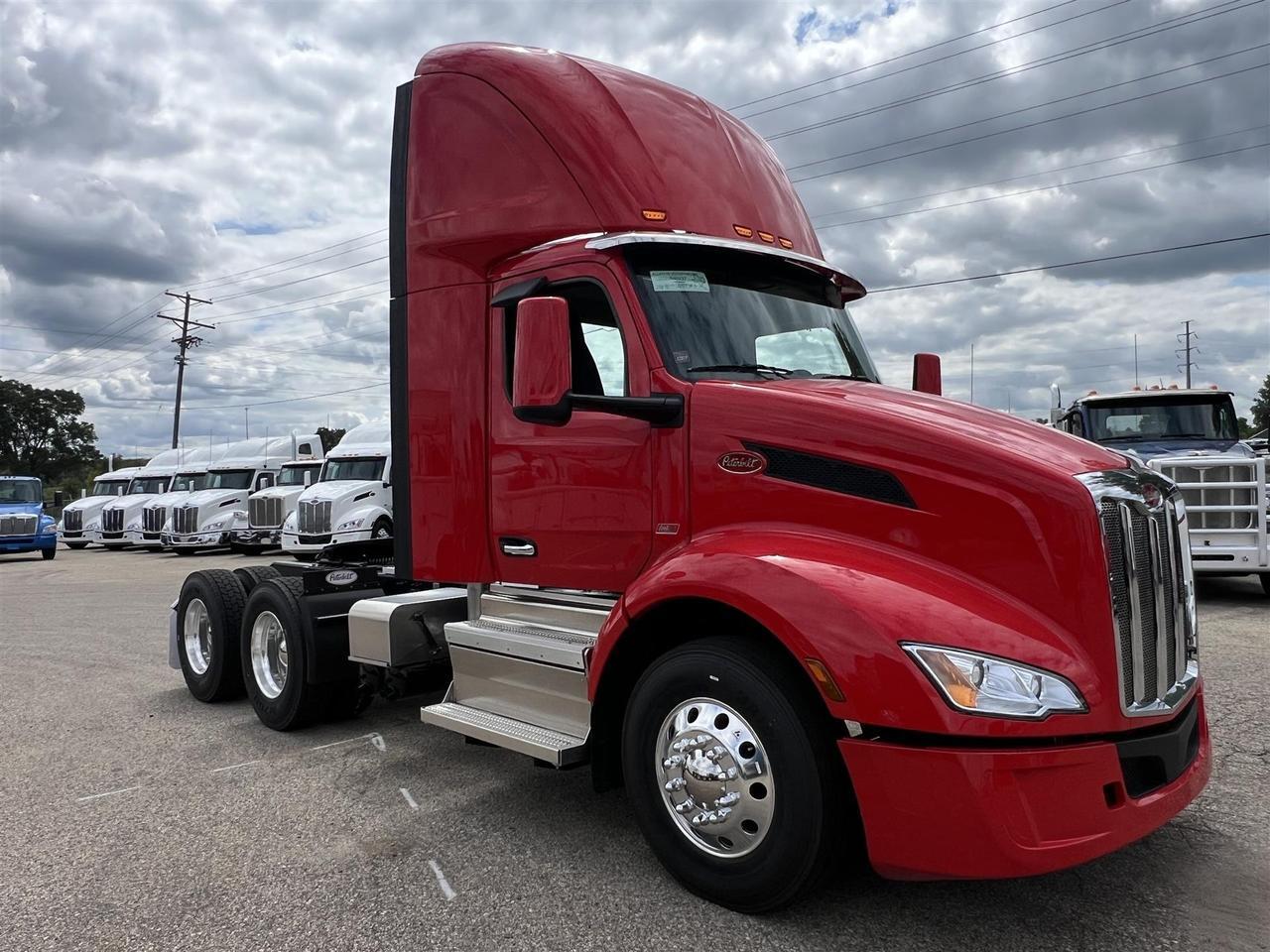 2027 Peterbilt 579 South St. Paul MN