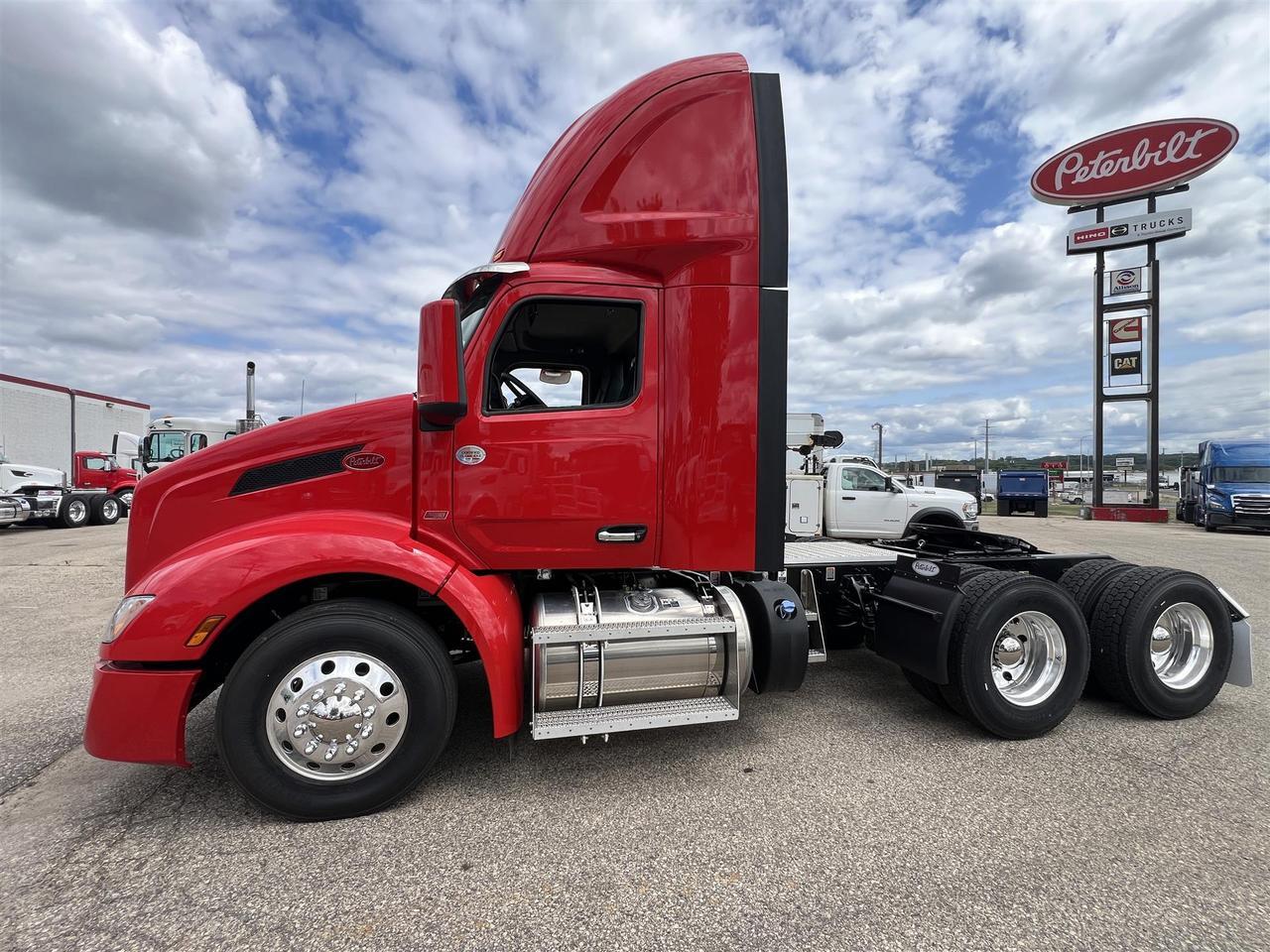 2027 Peterbilt 579 South St. Paul MN