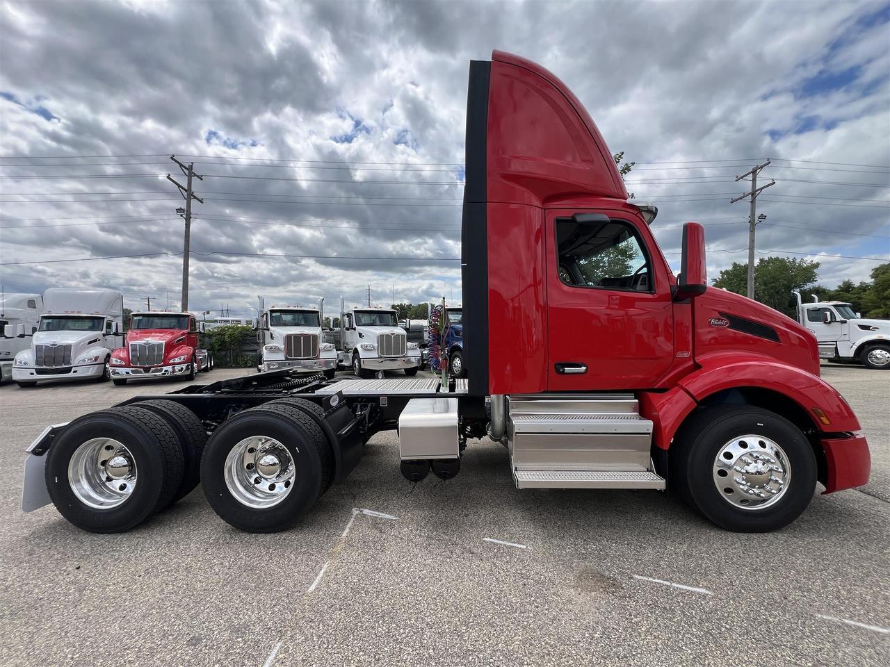 2027 Peterbilt 579 South St. Paul MN
