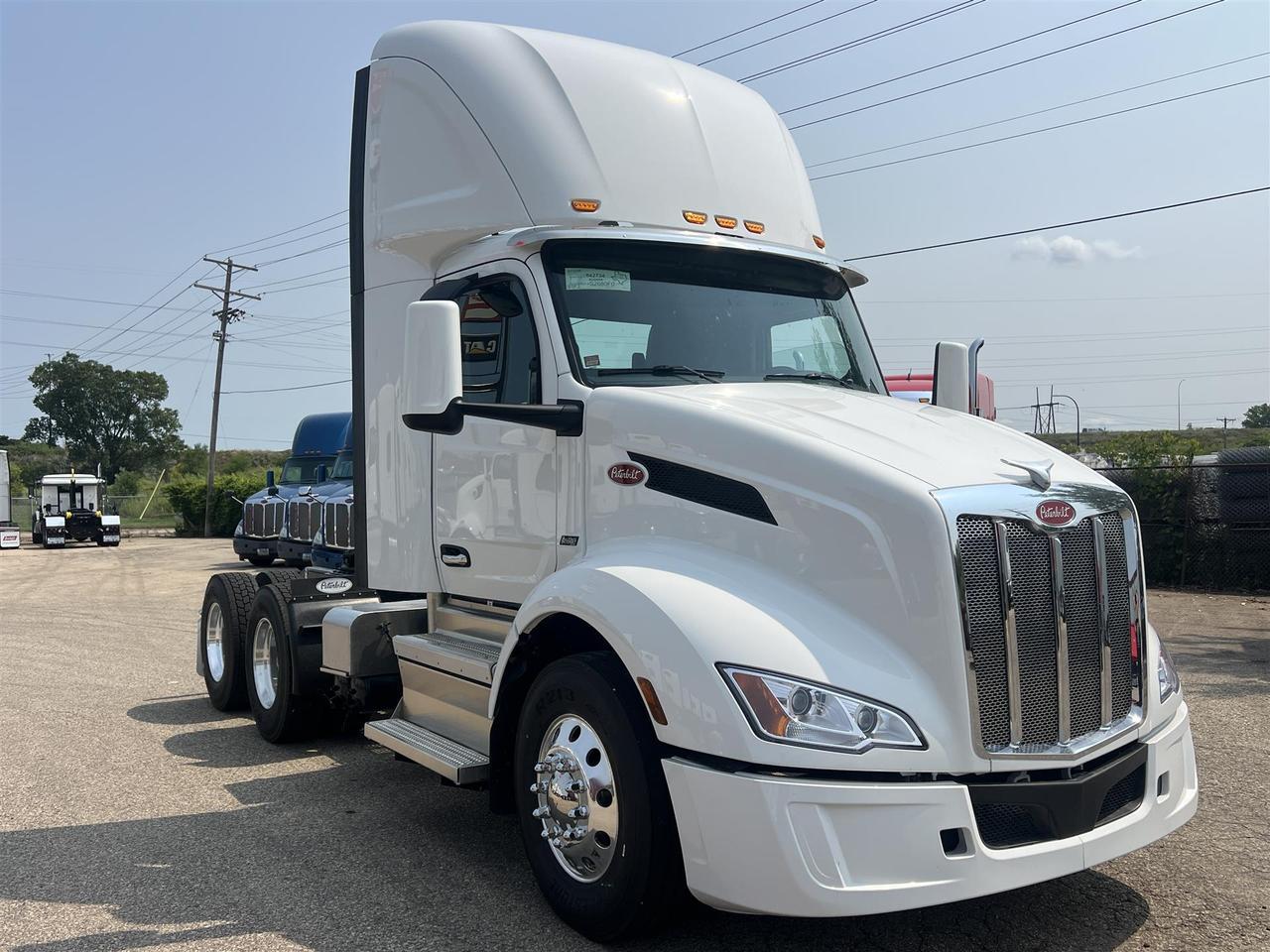 2027 Peterbilt 579 in South St. Paul, MN — photo 3