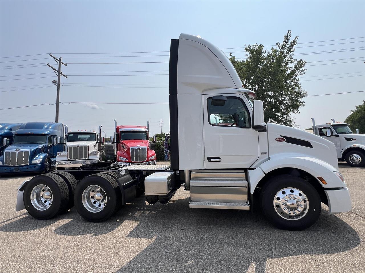 2027 Peterbilt 579 in South St. Paul, MN — photo 5