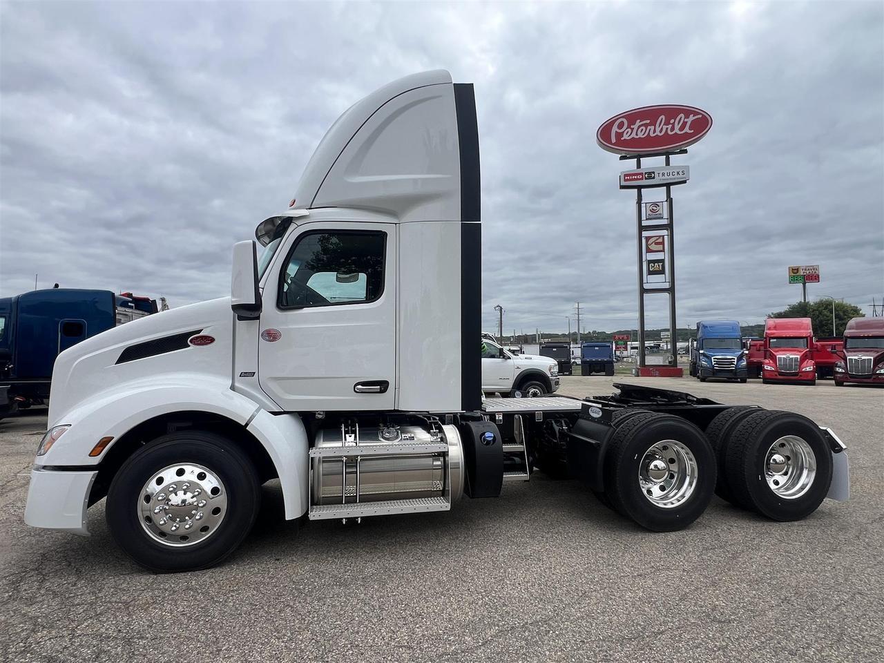 2027 Peterbilt 579 Non-Sleeper