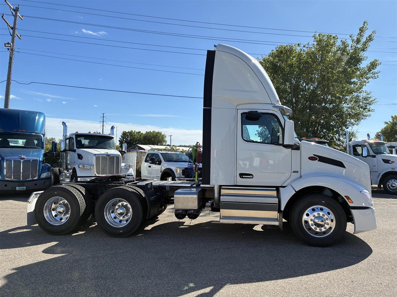 2027 Peterbilt 579 in South St. Paul, MN — photo 4
