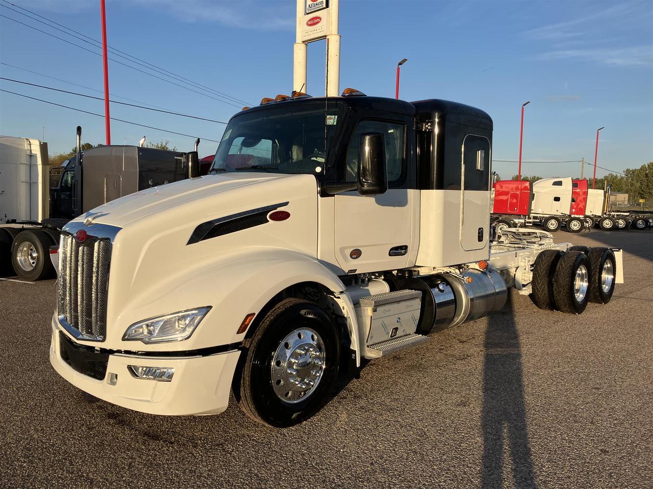 2027 Peterbilt 579 Sleeper