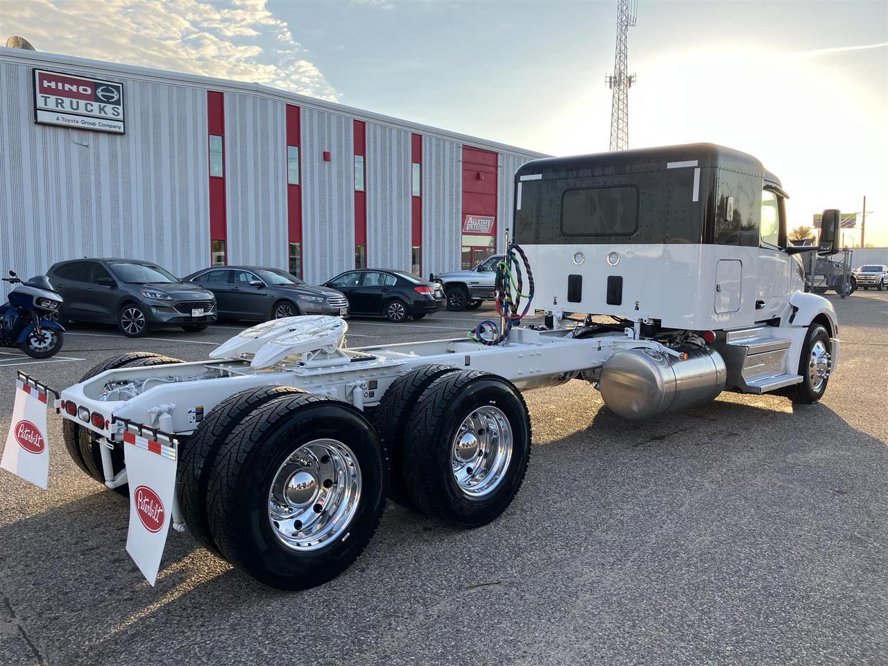 2027 Peterbilt 579 in Eau Claire, WI — photo 3
