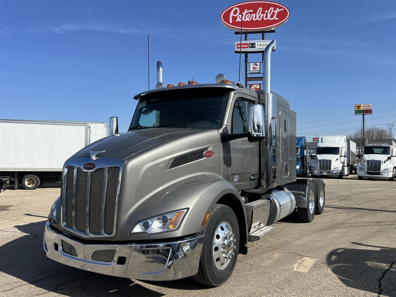 2027 Peterbilt 579