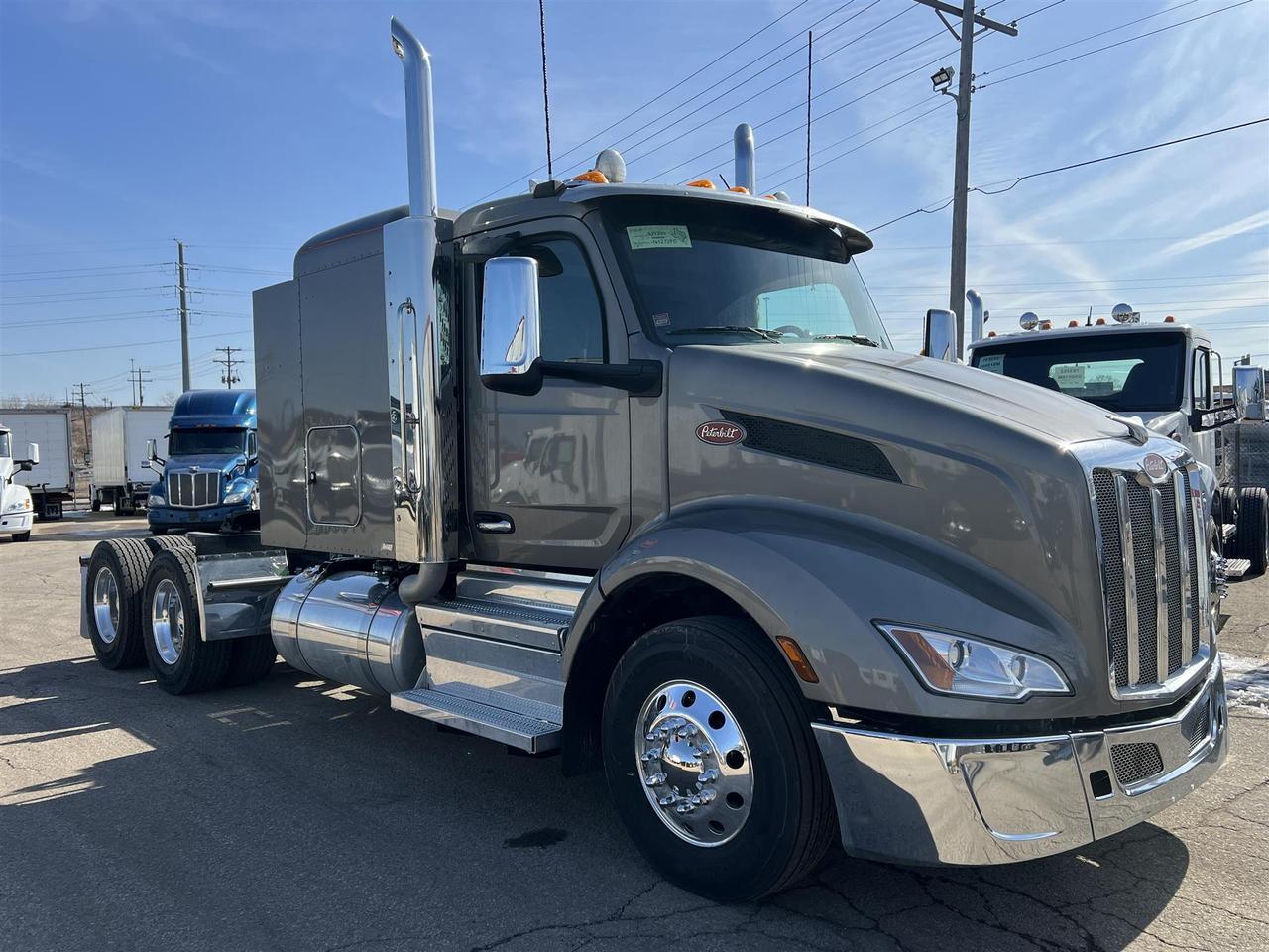 2027 Peterbilt 579