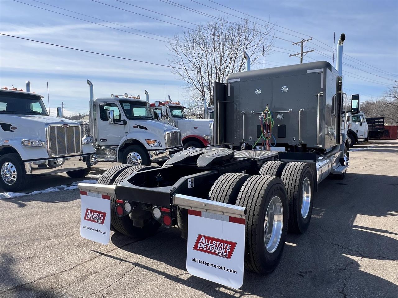 2027 Peterbilt 579 58" Low Roof South St. Paul MN