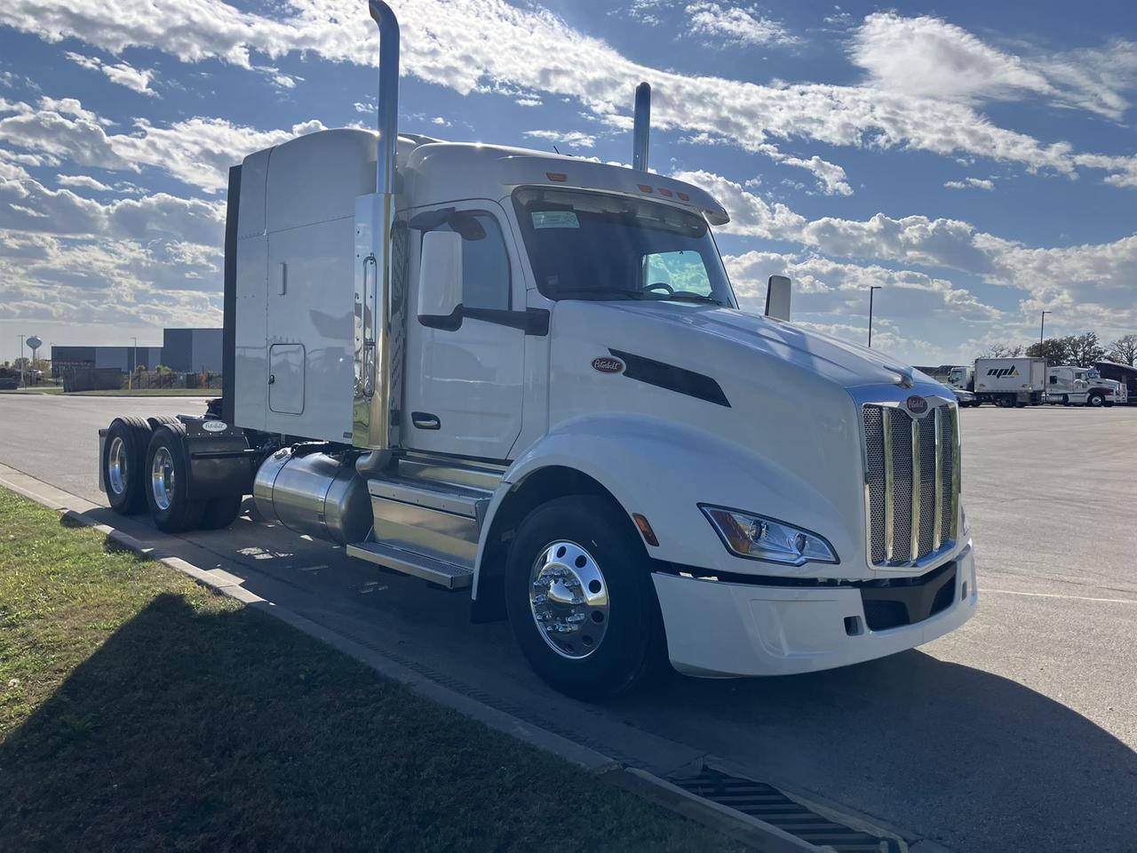 2027 Peterbilt 579 in Rochester, MN — photo 5