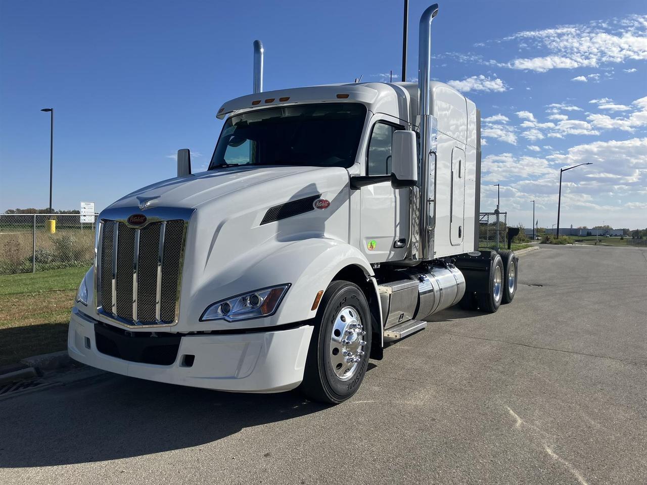 2027 Peterbilt 579 Sleeper