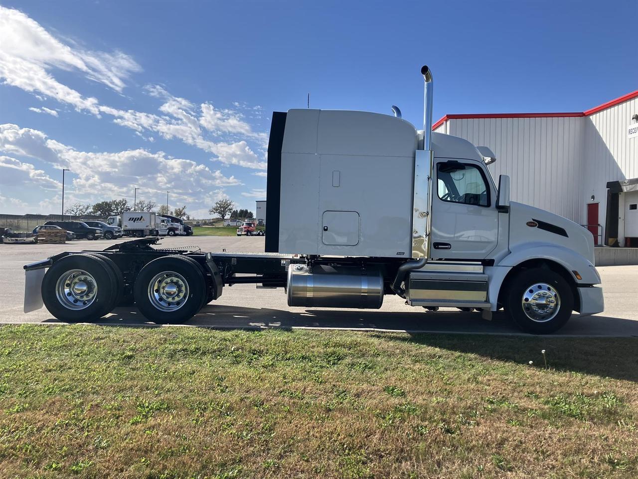 2027 Peterbilt 579 in Rochester, MN — photo 4