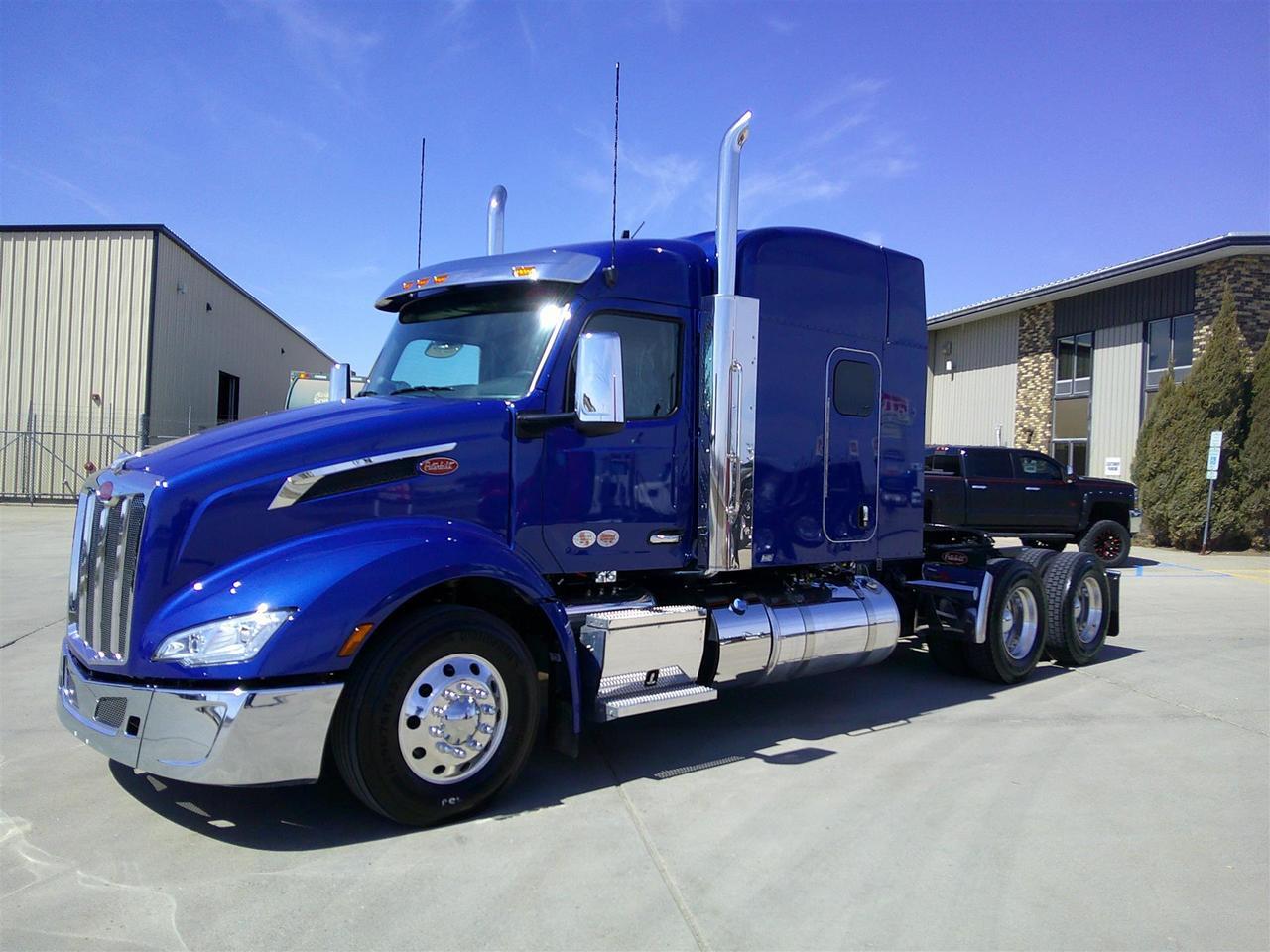 2027 Peterbilt 579 Sleeper