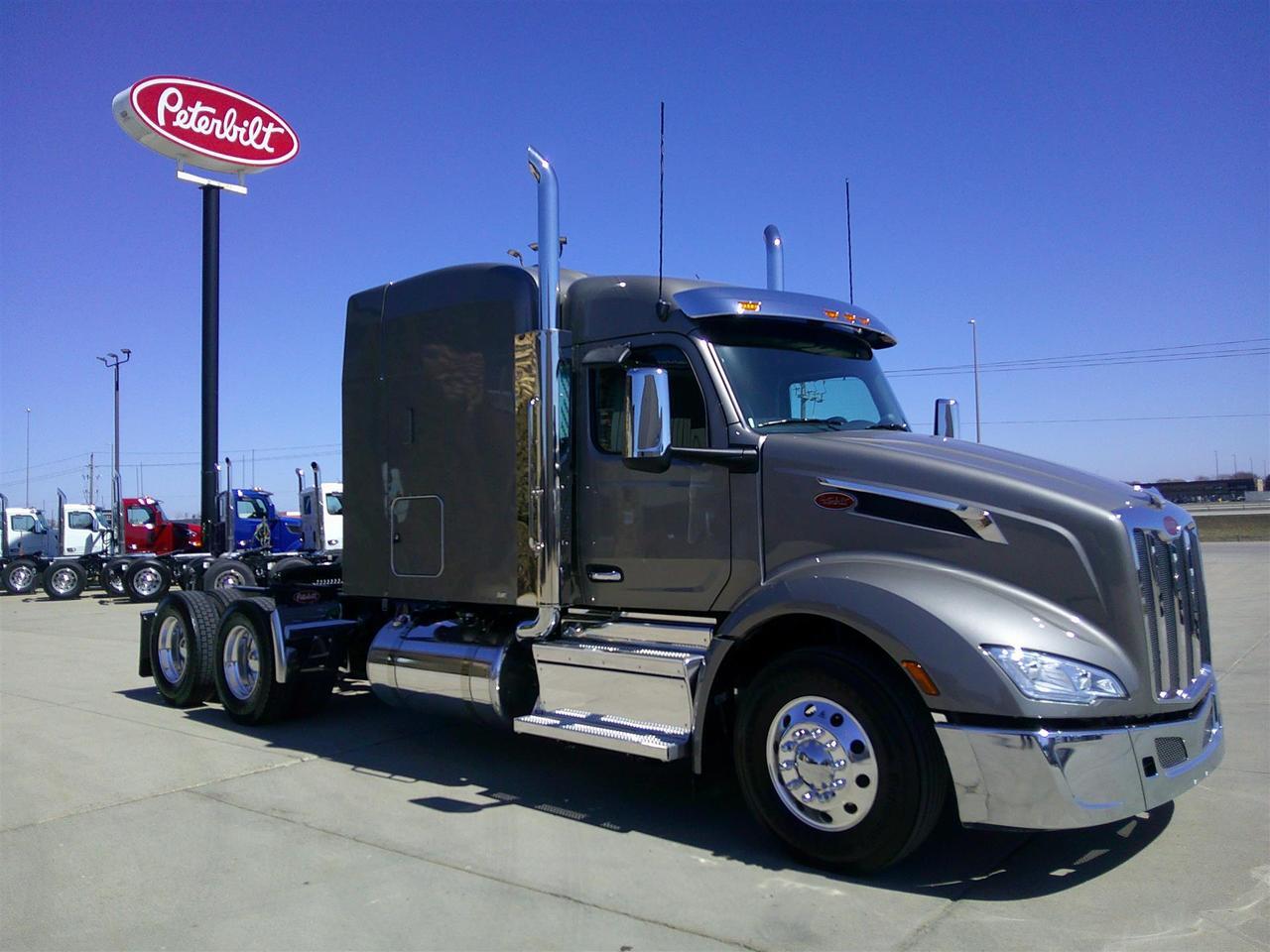 2027 Peterbilt 579 Sleeper