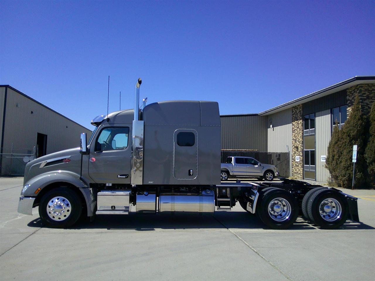 2027 Peterbilt 579 72" Double Bunk High Roof Fargo ND