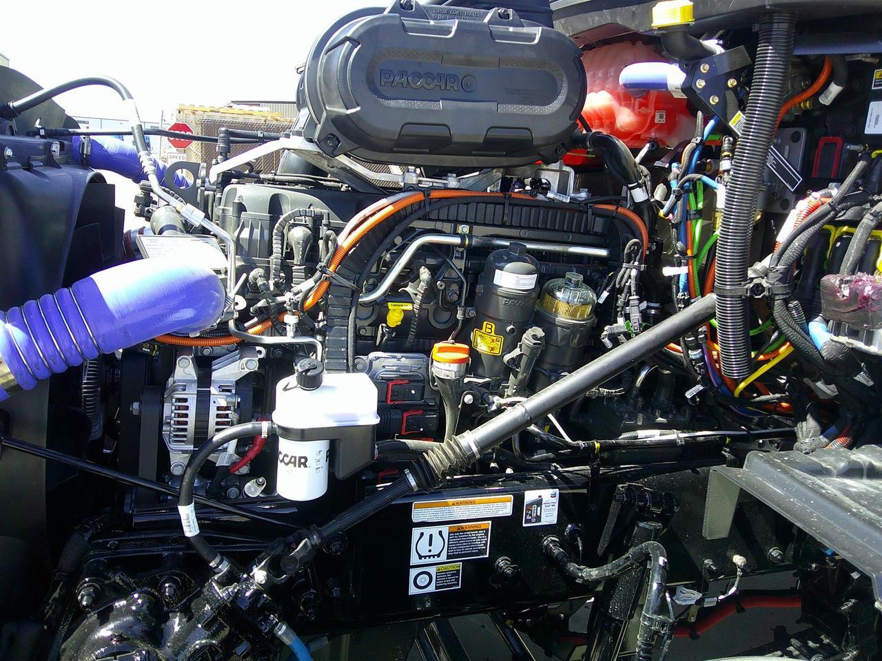 2027 Peterbilt 579 in Fargo, ND — photo 9