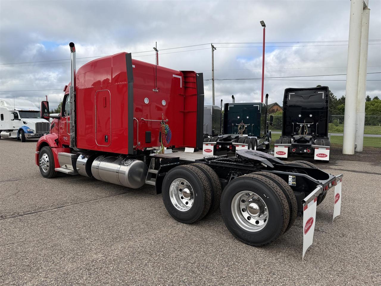 2027 Peterbilt 579 Sleeper