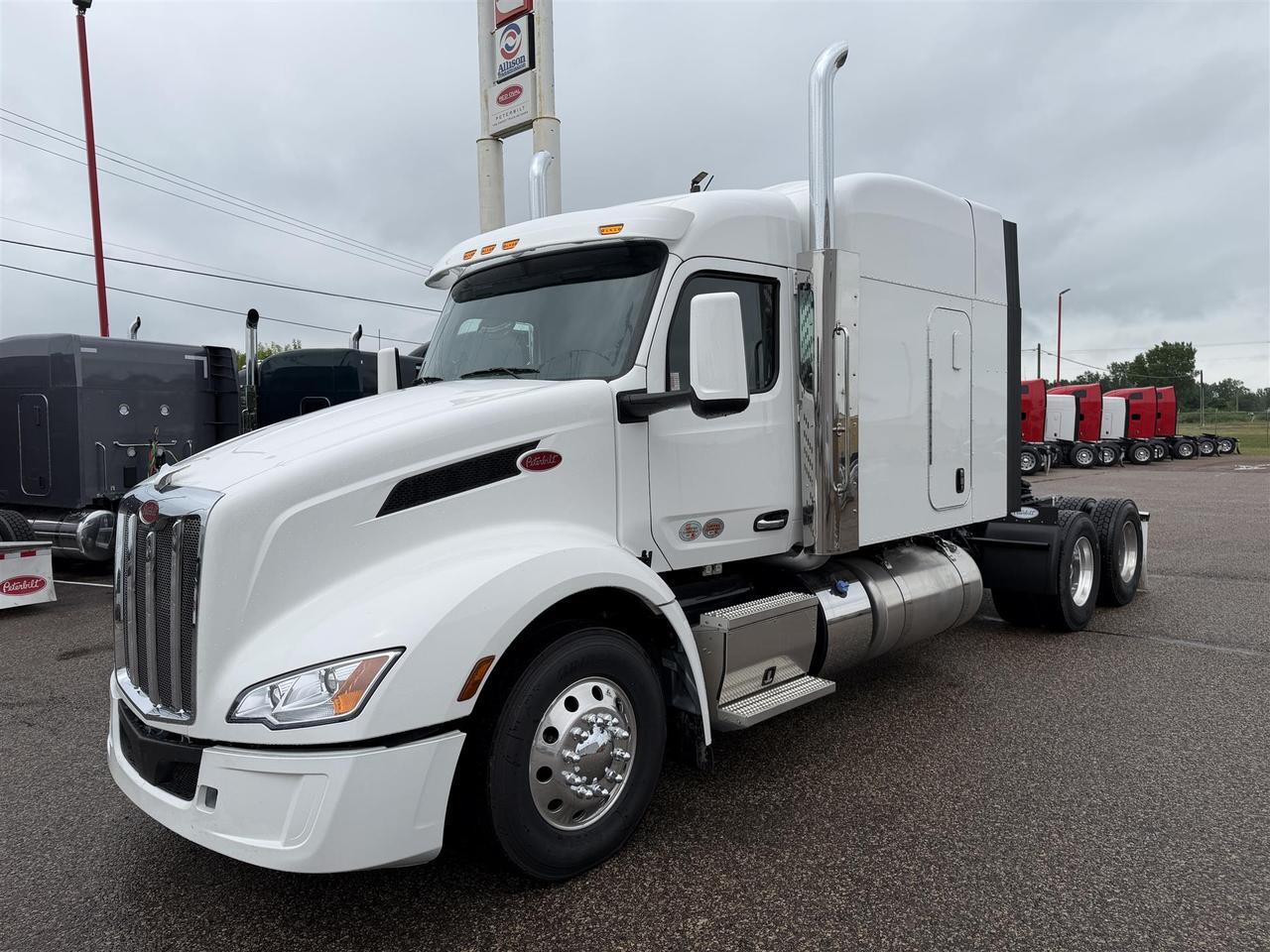 2027 Peterbilt 579 Sleeper