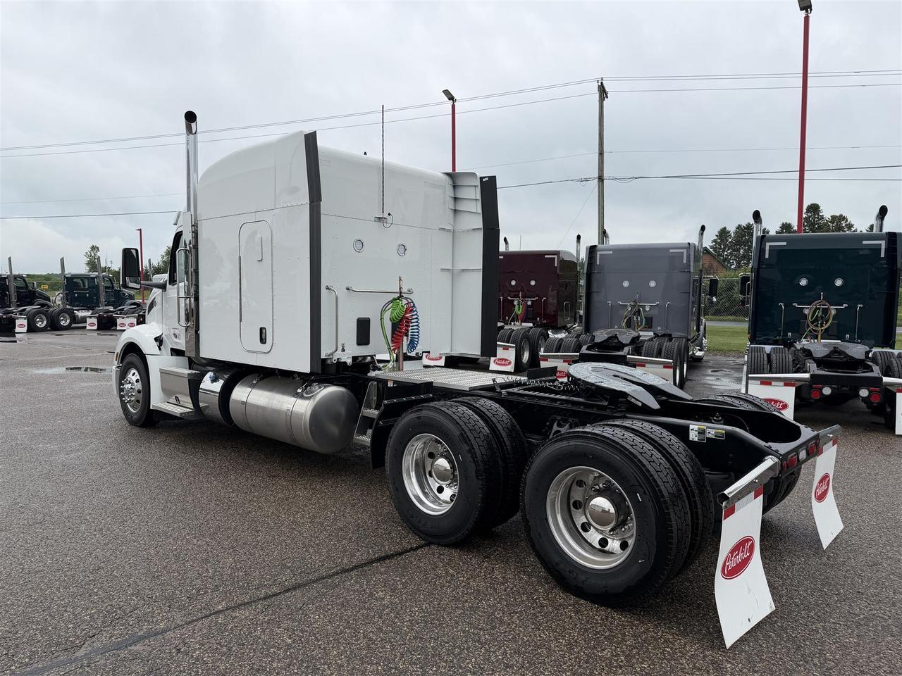 2027 Peterbilt 579 Sleeper