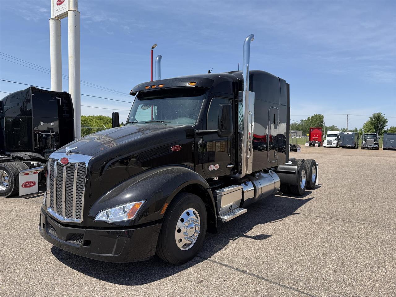 2027 Peterbilt 579 Sleeper