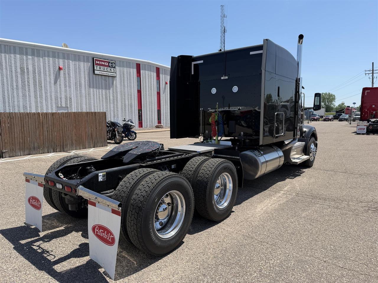 2027 Peterbilt 579 80" Double Bunk High Roof Eau Claire WI