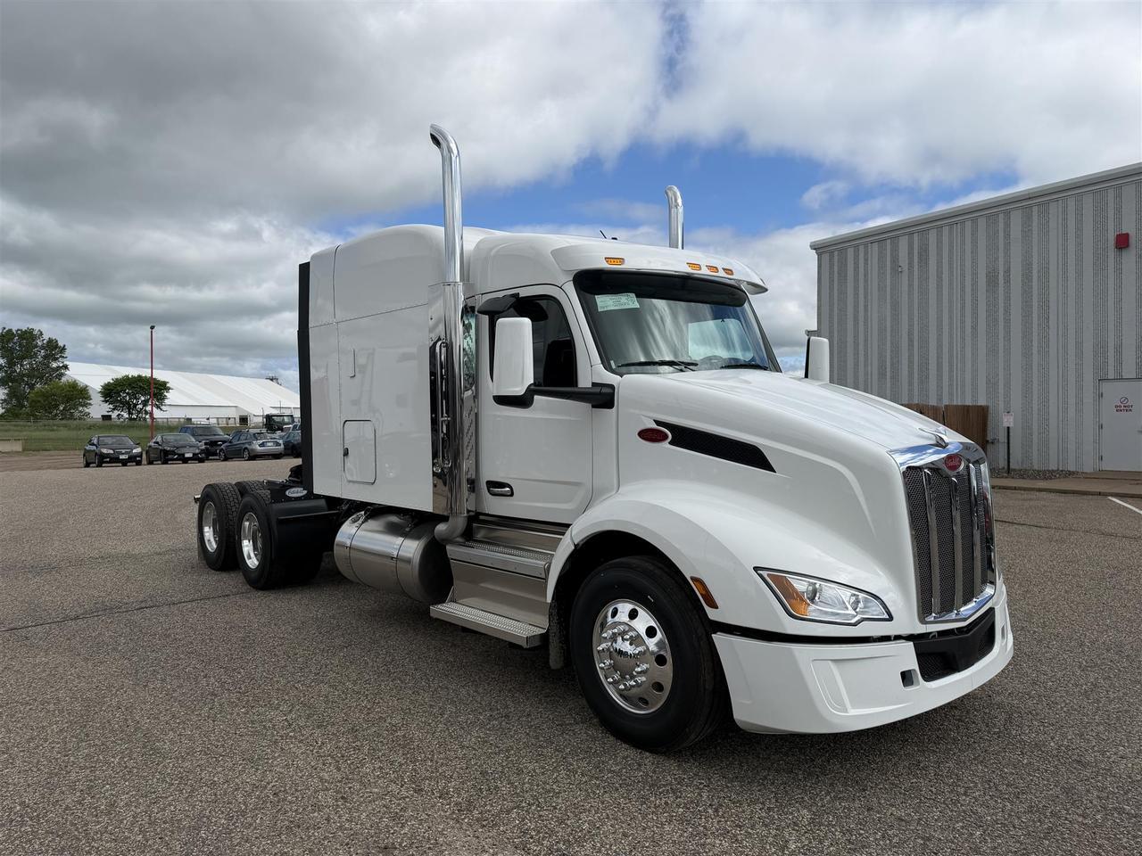 2027 Peterbilt 579 Sleeper