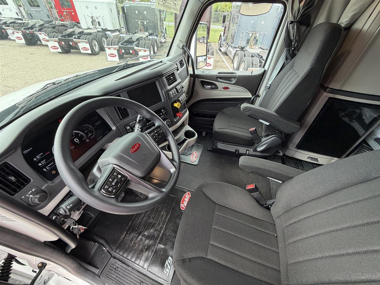 2027 Peterbilt 579 80" Double Bunk High Roof Eau Claire WI