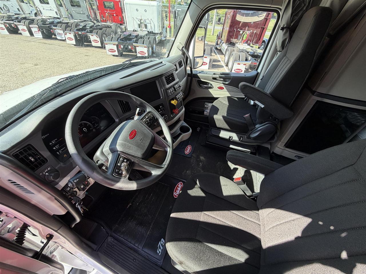 2027 Peterbilt 579 80" Double Bunk High Roof Eau Claire WI