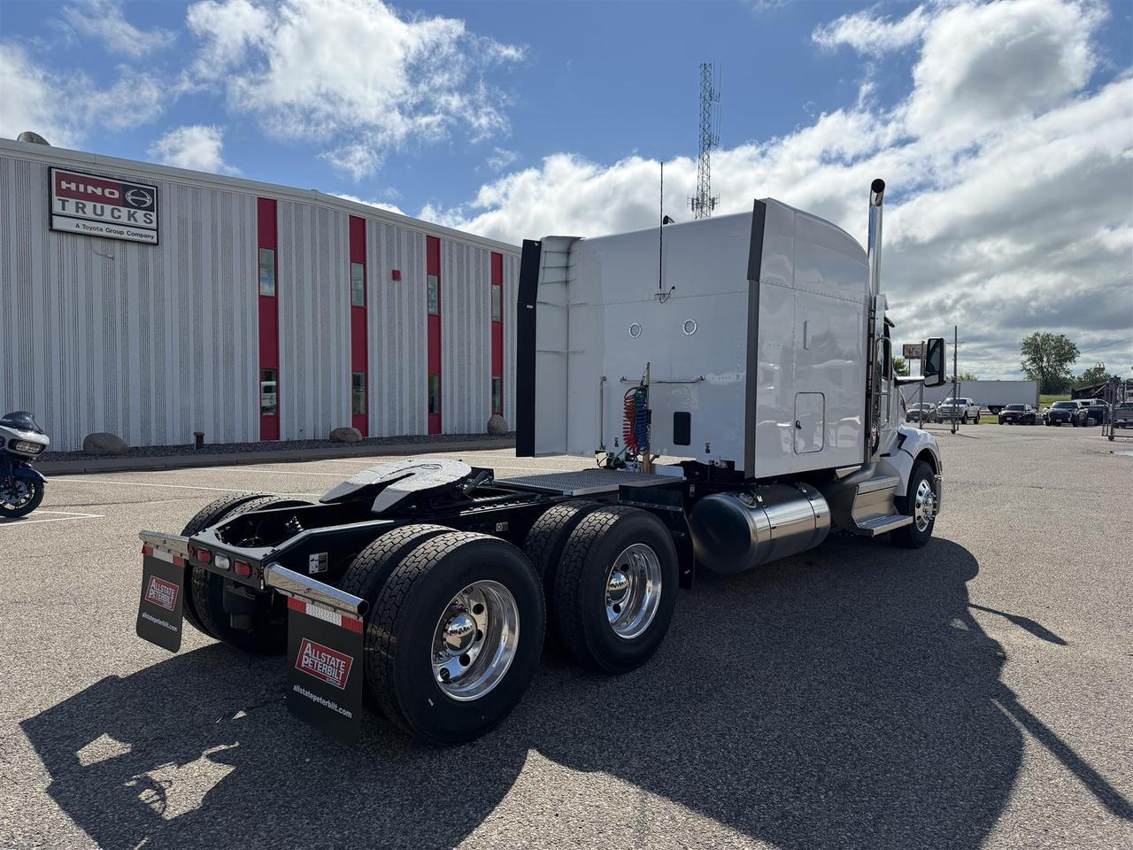 2027 Peterbilt 579 80" Double Bunk High Roof Eau Claire WI