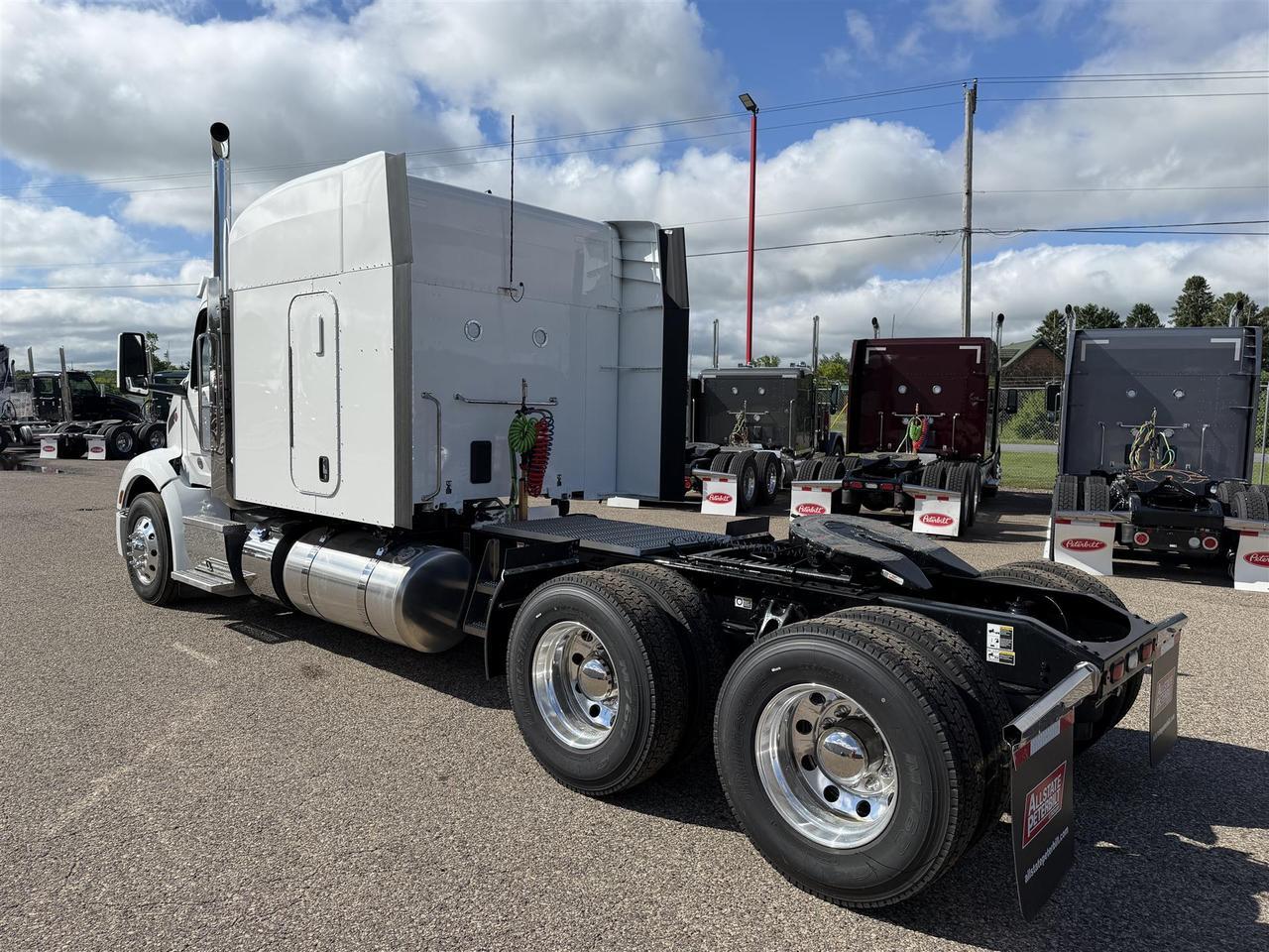2027 Peterbilt 579 Sleeper